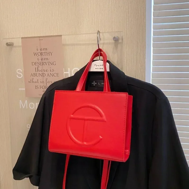 Классическая кожаная сумка-кро – обзор и цена Women Bags Popular Brands