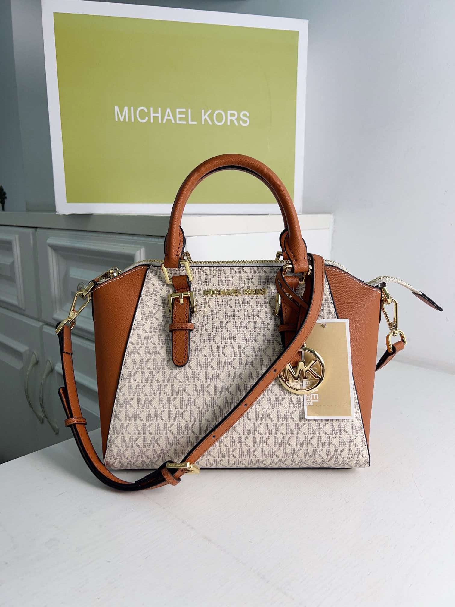 Новая женская сумка Michael Ko – обзор и цена Women'S Bags Of Michael Kors