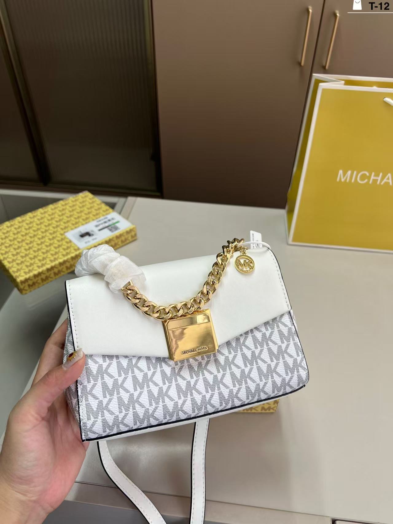 Совершенно новая женская сумка – обзор и цена Women'S Bags Of Michael Kors