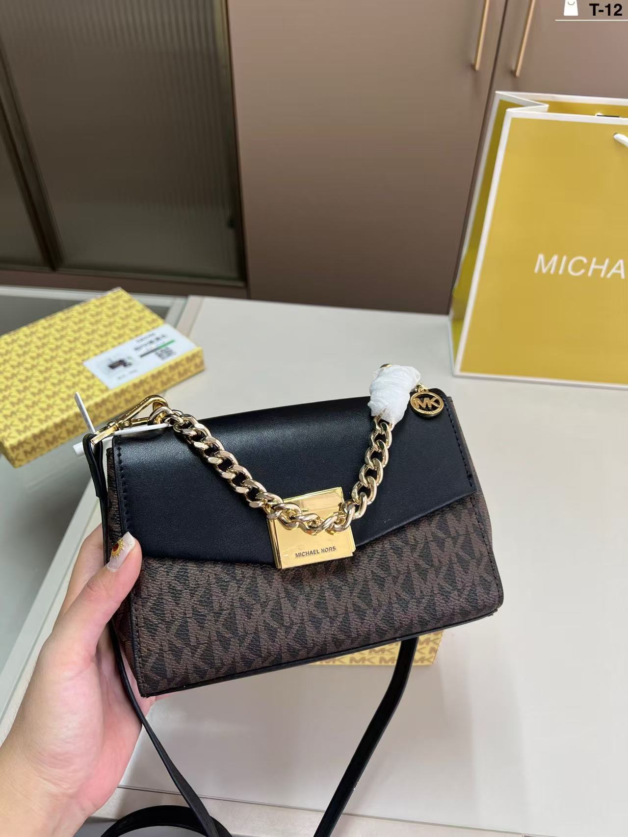 Совершенно новая женская сумка – обзор и цена Women'S Bags Of Michael Kors